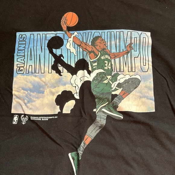 Giannis Antetokounmpo T-Shirt - Picture 2 of 4